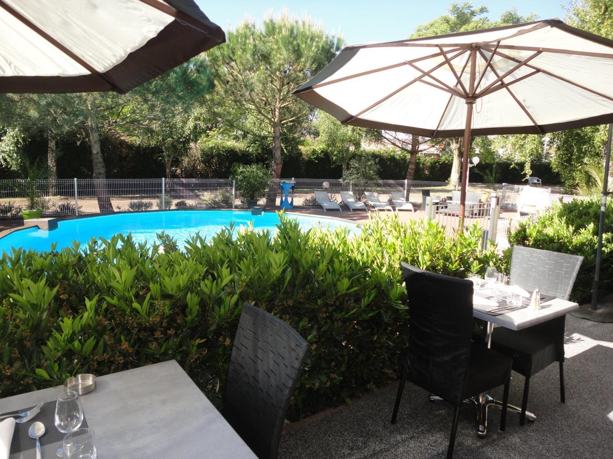 Logis Les Charmilles Chalon-Sur-Saone Sud Hotel Lux Ngoại thất bức ảnh